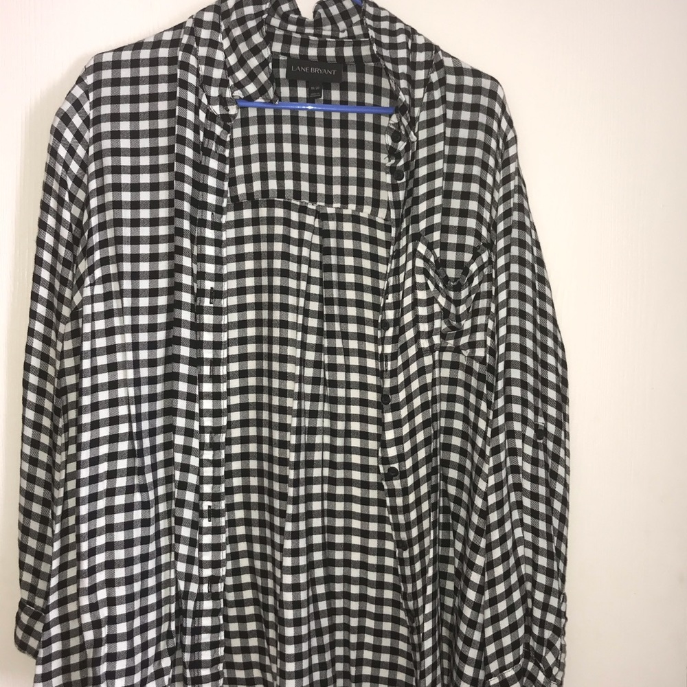 Black and white checker button up 18/20